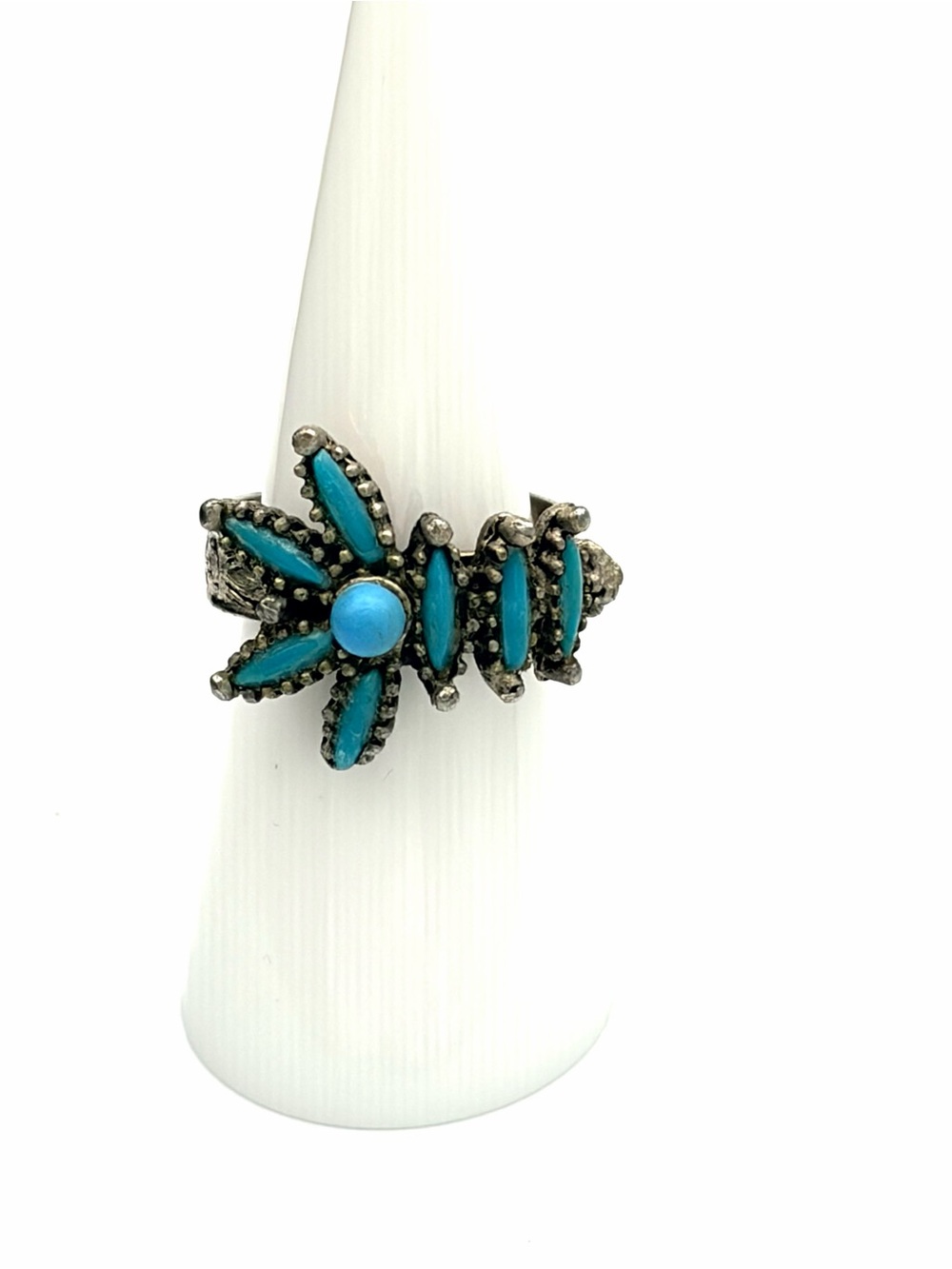 Zuni Petit Point Turquoise Floral Cluster Ring, Silver, Women’s Size 8 Adj.